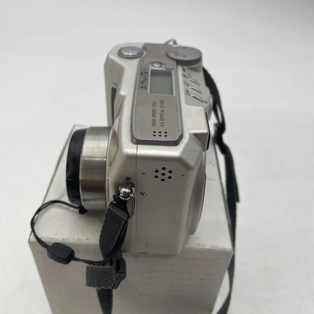 Minolta DIMAGE S404 4.0 MP Digital Camera 4X Zoom+Batteries+Memory Card